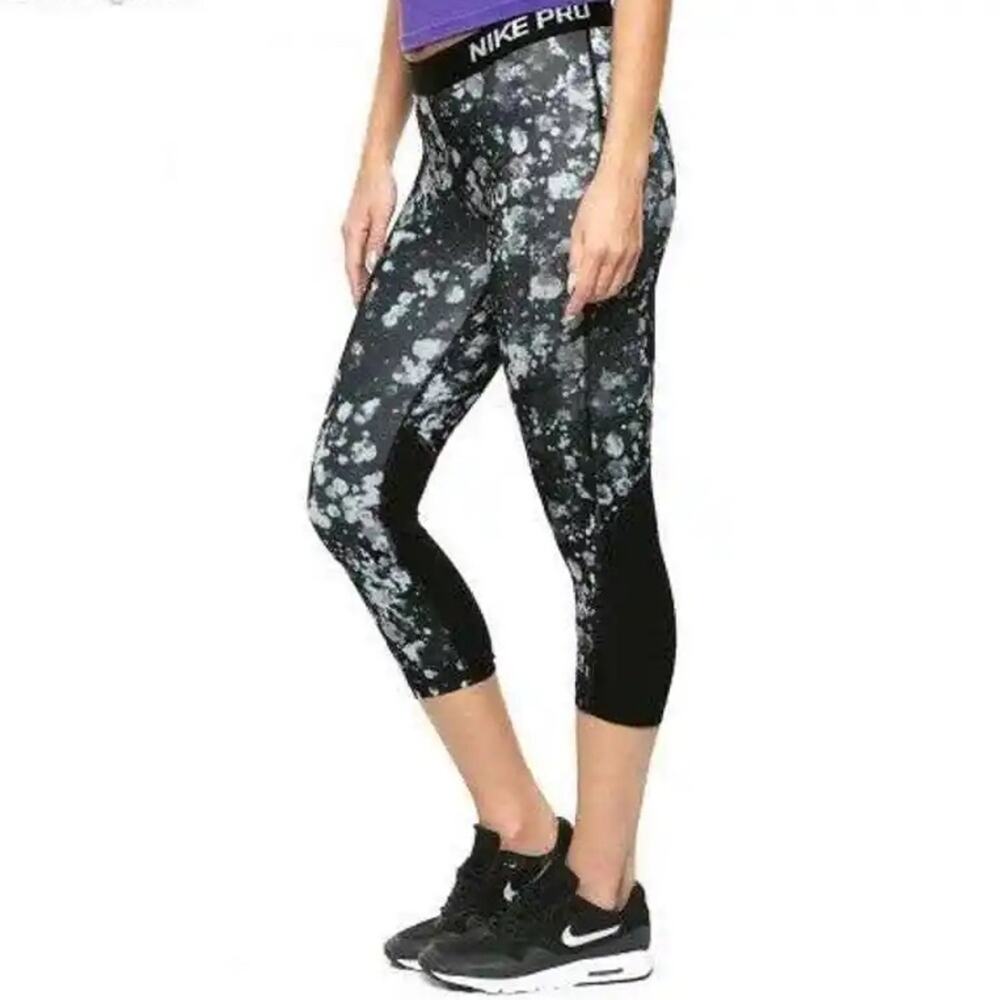 Nike Pro Women's Cool Microcosm Capri Leggings  Black White Print Size Small